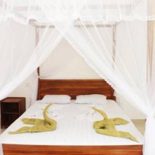 Фотографии гостиницы
Green Hut Hotel & Restaurant.