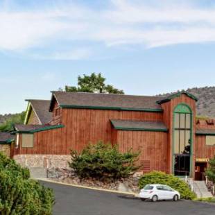 Фотографии гостиницы
Topaz Lodge