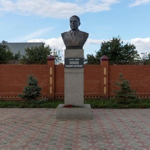 Фотография памятника Памятник Генералу-Майору Хапаеву