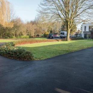 Фотографии гостевого дома
Modern Holiday Home in Zottegem with Jacuzzi