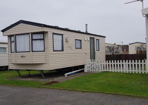 Фотография кемпинга 4 Berth with private Garden - 58 Brightholme Holiday Park Brean!
