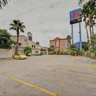 Фотографии гостиницы
Motel 6-San Antonio, TX - Downtown - Market Square