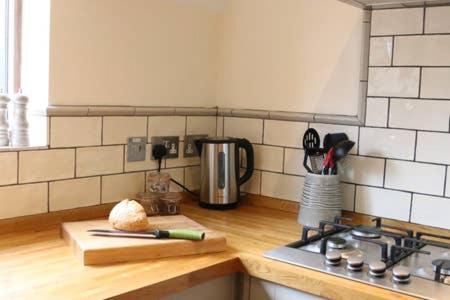 Фотография гостевого дома Blashford Manor Farmhouse - The Shetland Cottage