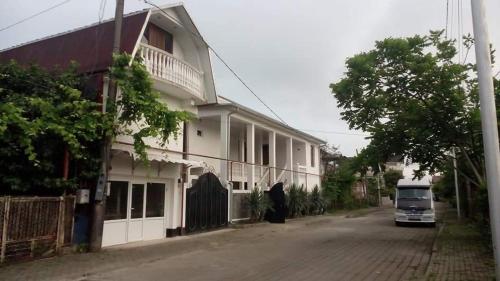 Фотографии мини отеля
Илия (Iliyа)