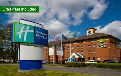 Фотография гостиницы Holiday Inn Express Birmingham Oldbury, an IHG Hotel