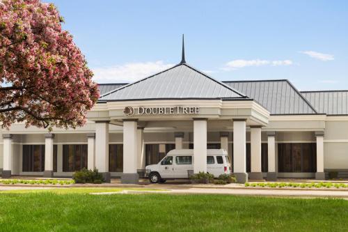 Фотография гостиницы DoubleTree by Hilton Detroit Novi