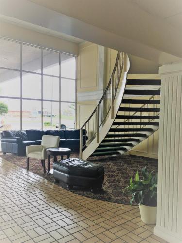 Фотография гостиницы River Valley Inn & Suites