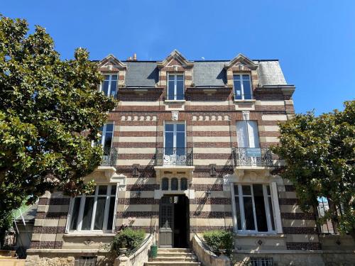 Фотографии гостевого дома 
            Maison Blanche Chartres - Maison d'hôtes 5 étoiles