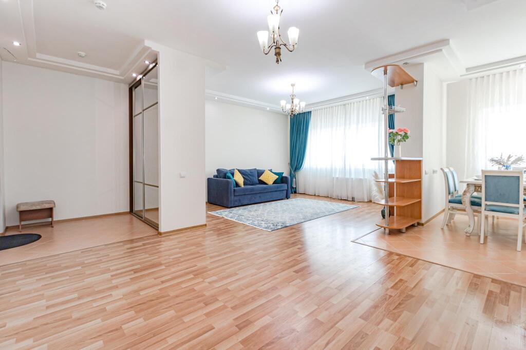 Фотография квартиры Вершина-ПВ на улице Достык 5