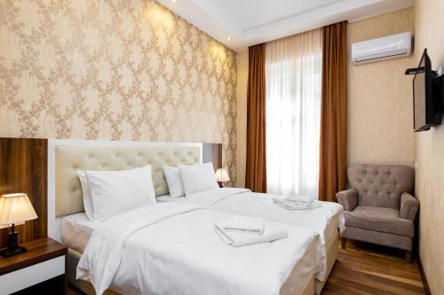 Фотографии гостиницы
Орнамент