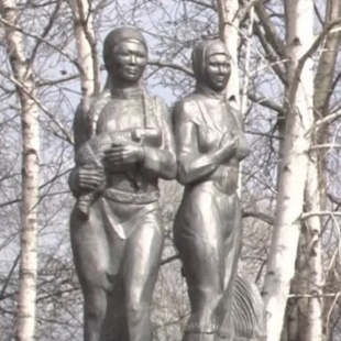Фотография памятника Памятник Женщинам-труженицам тыла
