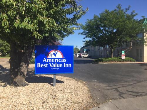 Фотографии гостиницы 
            Americas Best Value Inn & Suites-Boise
