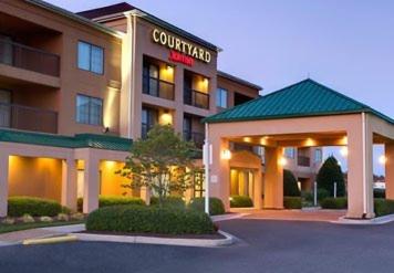Фотография гостиницы Courtyard by Marriott Richmond Airport