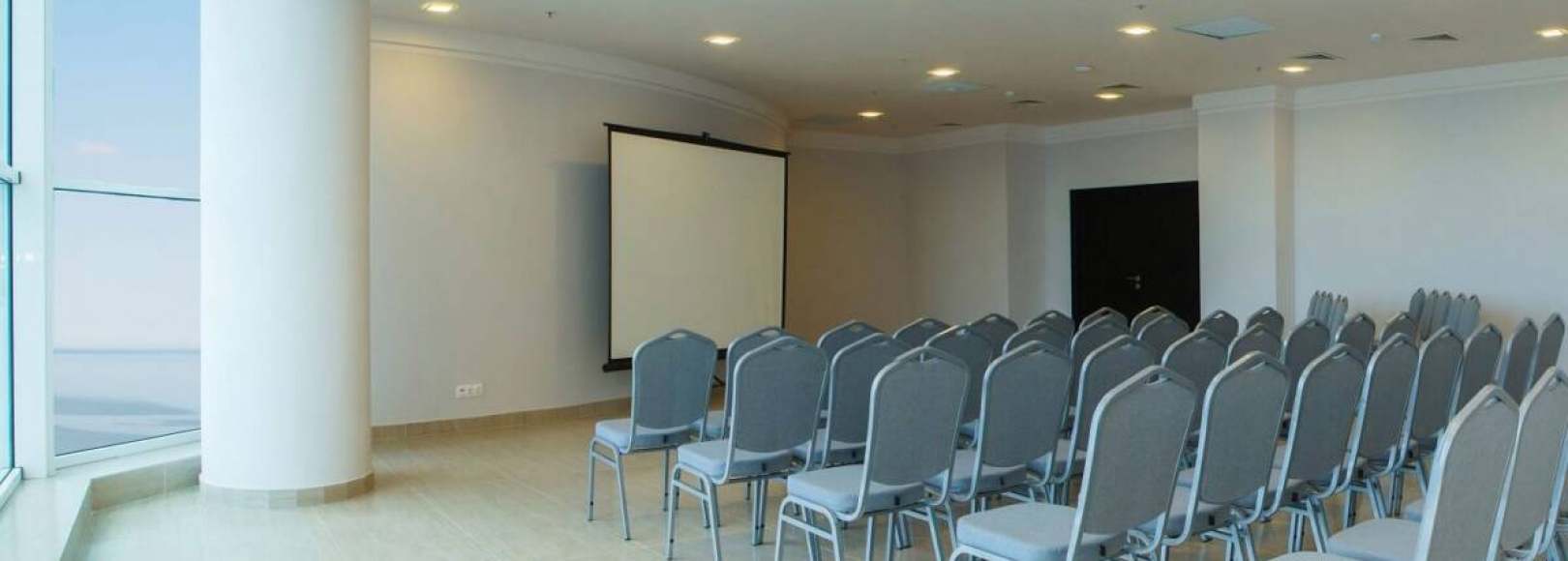 Фотография конференц-зала Переговорная на 3 этаже