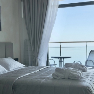 Фотография квартиры Апартаменты LS-Lux-Sunshine с видом на море с 15 этажа