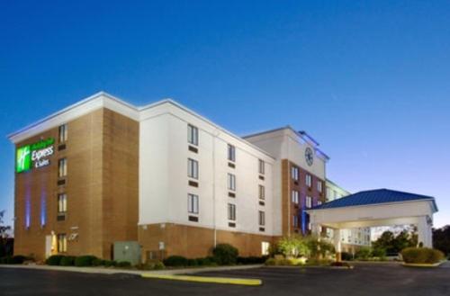 Фотография гостиницы Holiday Inn Express Hotel & Suites Columbus Airport, an IHG Hotel