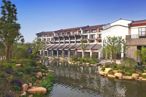 Фотография гостиницы Sheraton Grand Hangzhou Wetland Park Resort