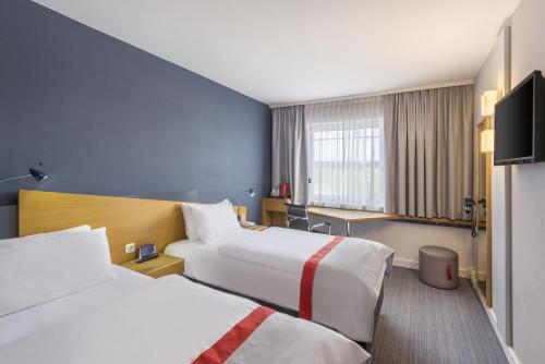 Фотография гостиницы Holiday Inn Express Cologne Troisdorf, an IHG Hotel