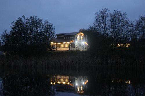 Фотография гостевого дома Дом Люкс у мостов