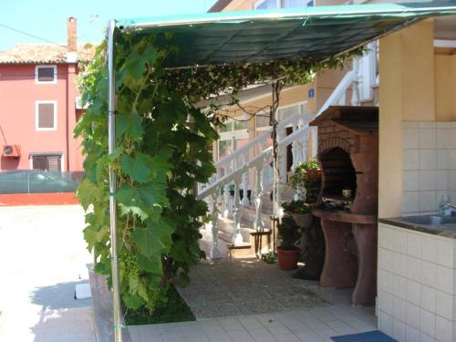 Фотография гостевого дома Apartments by the sea Zambratija, Umag - 2557