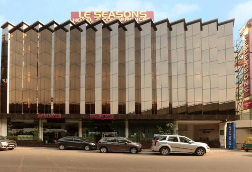 Фотография гостиницы Airport Hotel Le Seasons New Delhi