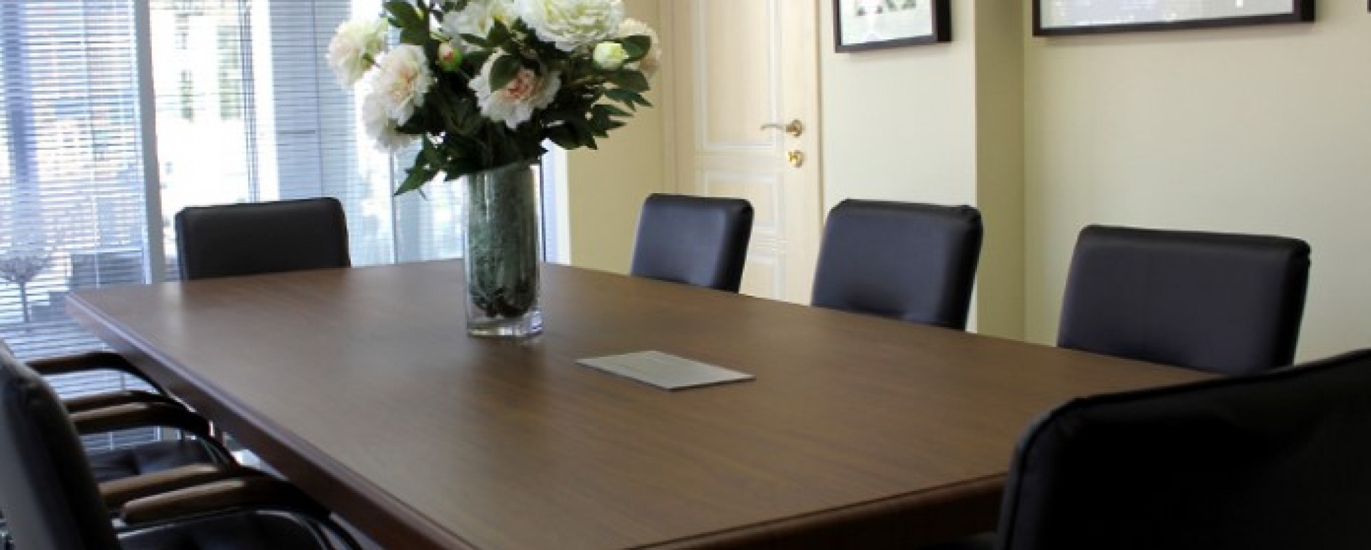 Фотографии комнаты для переговоров Гермес