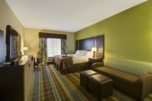 Фотография гостиницы Holiday Inn Christiansburg Blacksburg, an IHG Hotel