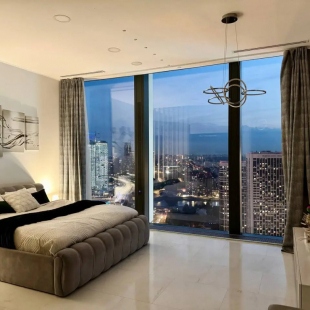 Фотография квартиры Апартаменты Sky City Moscow Уютная студия с подсветкой и Аэрохоккеем в Москва Сити! Закатная сторона!