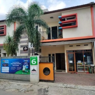 Фотография гостиницы SPOT ON 90163 Radio Backpacker Guesthouse Syariah