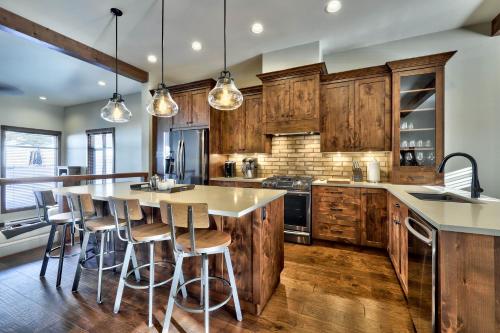 Фотография гостевого дома 24 Village Walk Sun Peaks