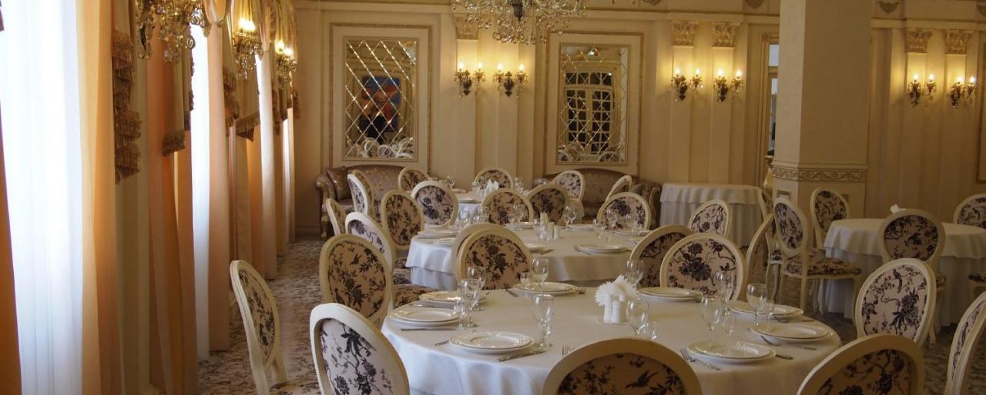 Фотографии банкетного зала Версаль