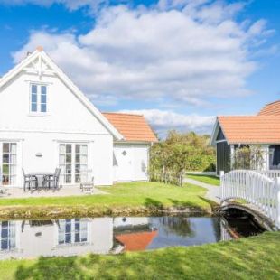 Фотография гостевого дома Holiday home Blåvand CCX