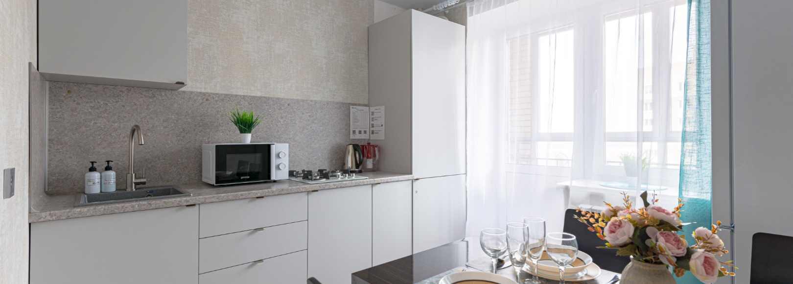 Фотография квартиры Современная уютная 1-к квартира недалеко от залива от RentAp