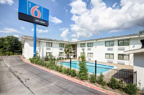 Фотография гостиницы Motel 6-Dallas, TX - South