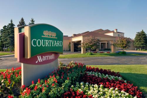 Фотография гостиницы Courtyard by Marriott Chicago Waukegan / Gurnee