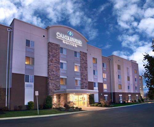 Фотография гостиницы Candlewood Suites Buffalo Amherst, an IHG Hotel