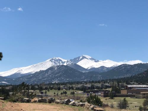 Фотография гостиницы Estes Lake Lodge