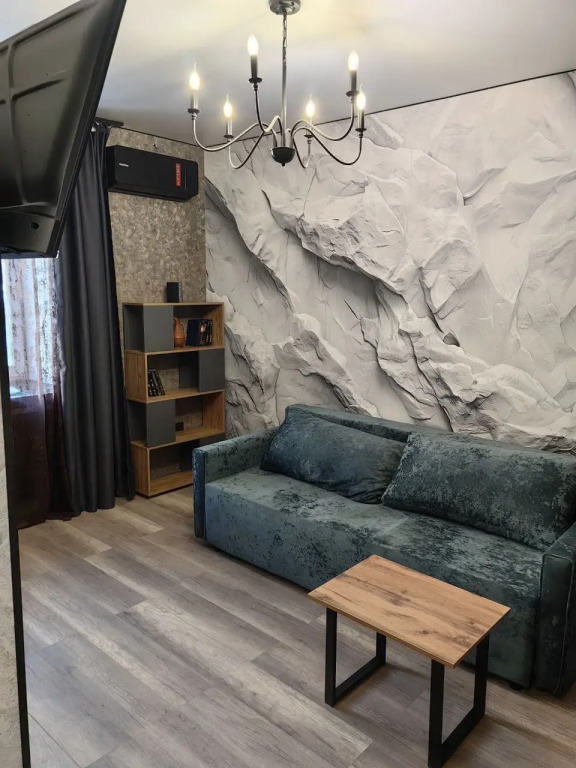 Фотография квартиры Квартира Красивая Стильная и Очень Теплая Студия в Центре Микрорайона Выя