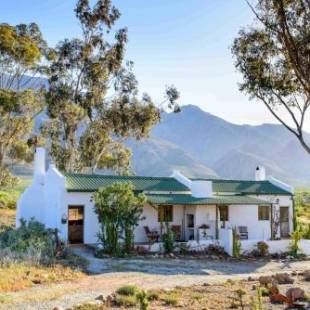 Фотографии базы отдыха
360on62 Farm Cottages