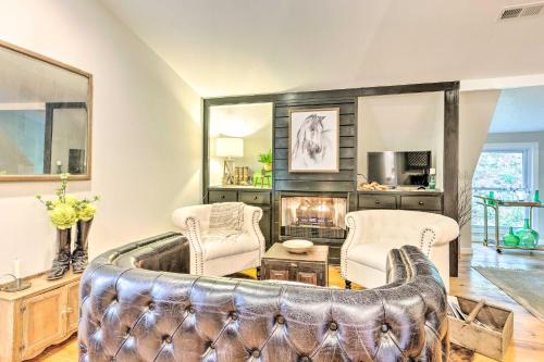 Фотография гостевого дома Upscale Rustic Duplex on Stream, Near Blowing Rock