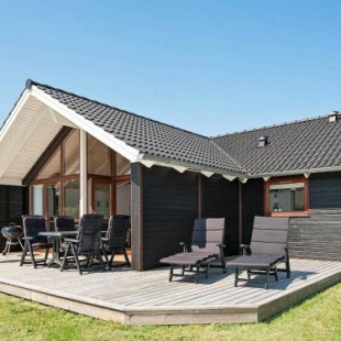 Фотография гостевого дома Three-Bedroom Holiday home in Ebeltoft 29