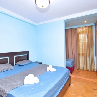 Фотография квартиры Квартира Трехкомнатная в Центре Города