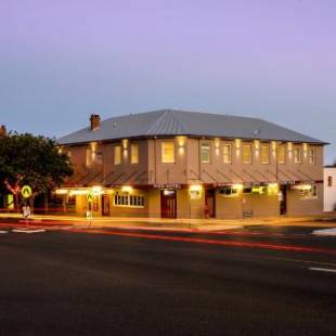 Фотографии гостиницы
Pier Hotel Coffs Harbour