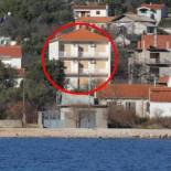 Фотография гостевого дома Apartments with a parking space Vinisce, Trogir - 1165