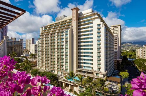 Фотография гостиницы Hilton Garden Inn Waikiki Beach