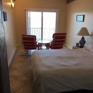 Фотографии мини отеля
The Inn on the Wharf