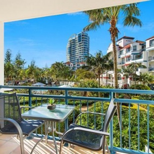 Фотография гостиницы Calypso Plaza Resort Unit 215 Beachfront Studio Apartment