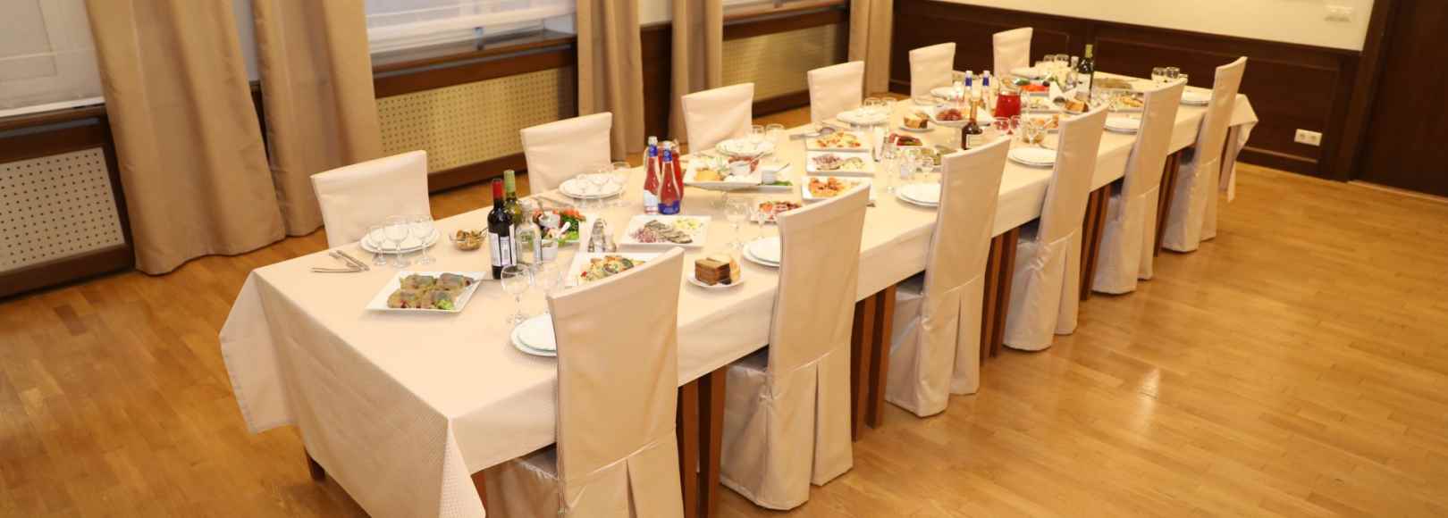 Фотография банкетного зала УИЦ МФП Каминный зал