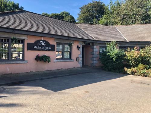 Фотография гостиницы Michelangelos - Rooms, Restaurant & Bar