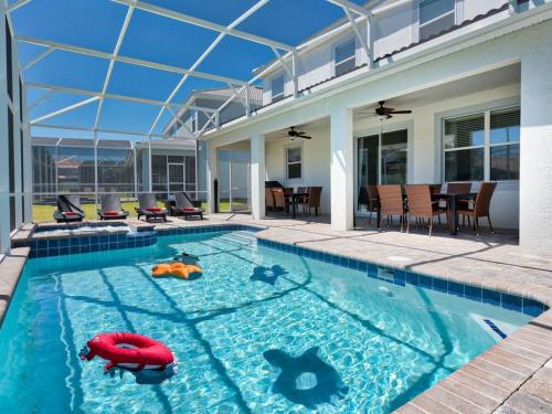 Фотография гостевого дома Free Pool Heat Walk to Lazy River